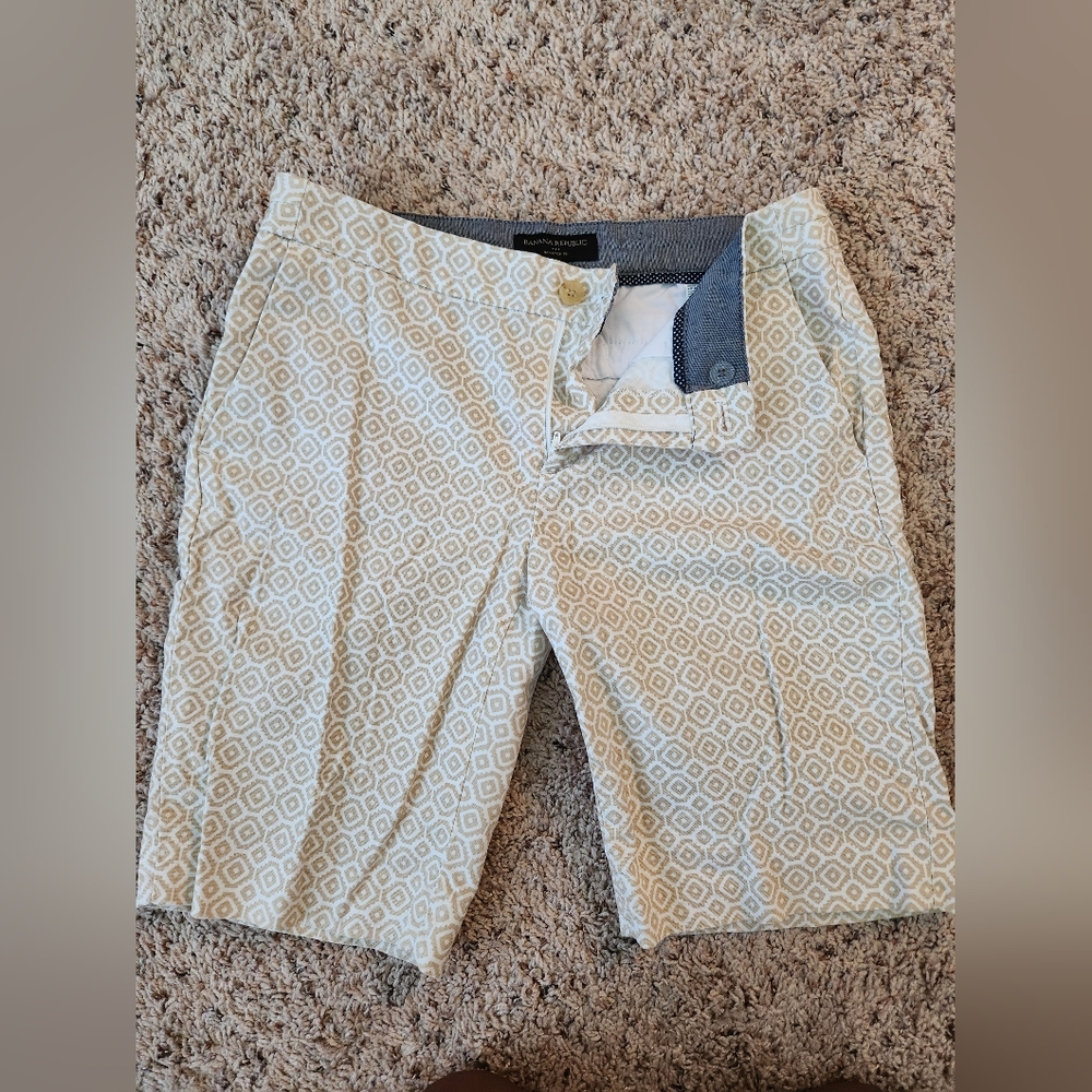 BRAND NEW, NEVER WORN Banana Republic sz 4 Hampton Fit tan print shorts